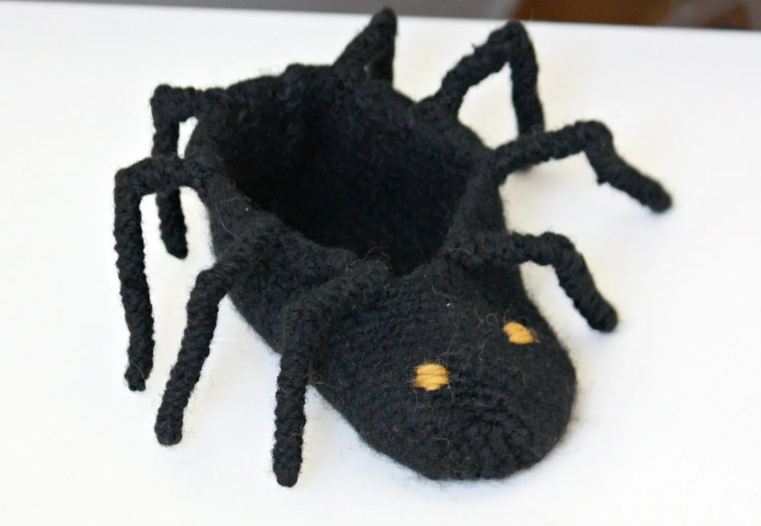 17951 tarantula spider slippers gift idea