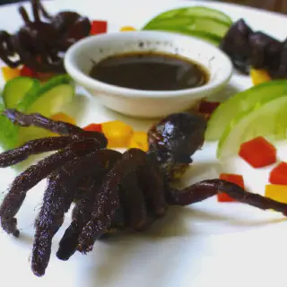 /img/17993-dried-tarantula-serving.webp